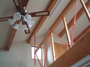 ロフトを見上げる