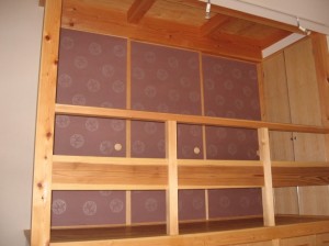 冬：唐長の和紙を張った戸襖を閉めた状態。