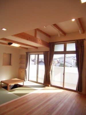 2階リビング　折上げ天井。